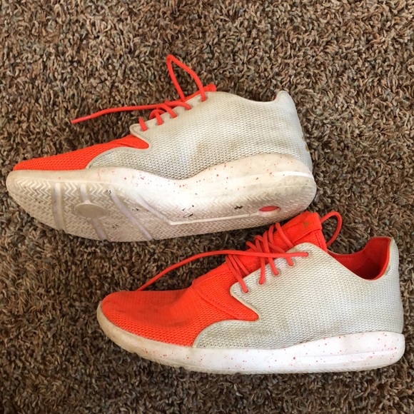 Jordan Eclipse White/Mtlc Gold, size 8 - Picture 2 of 6